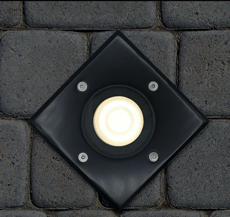 Flacher, eckiger Bodeneinbaustrahler IP67, Schwarz Matt, inkl. 5W LED-Modul, 230V, 120° Abstrahlwinkel.