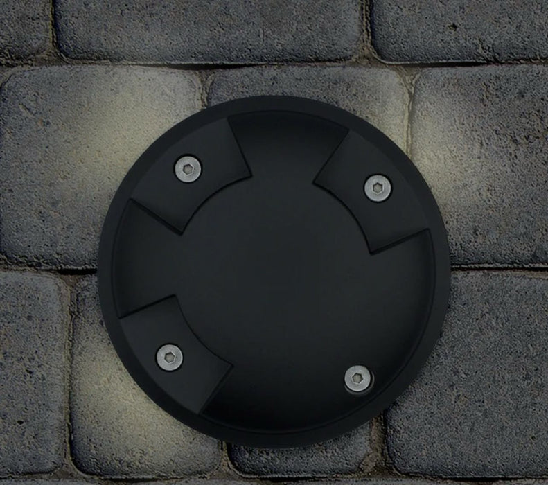 Flacher, runder Bodeneinbaustrahler aus Edelstahl in Schwarz 3-flammig mit IP67 Schutz, inklusive LED-Modul, 230V, 5W und 120° Abstrahlwinkel.
